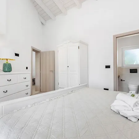 Istra Pohman Vila *