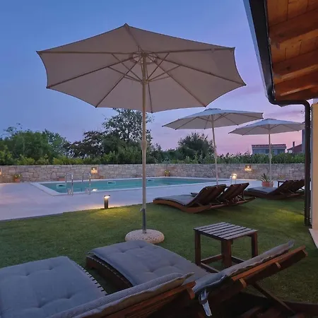 Istra Pohman Vila *